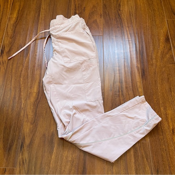 Jaanuu Light Pink Scrub Set Size XS - Picture 5 of 5